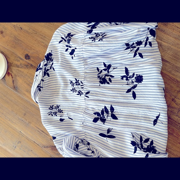 NWOT Maurices Button down Blouse - tie knot - Picture 2 of 3